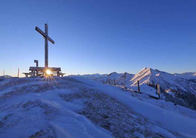 Gipfelkreuz im Winter